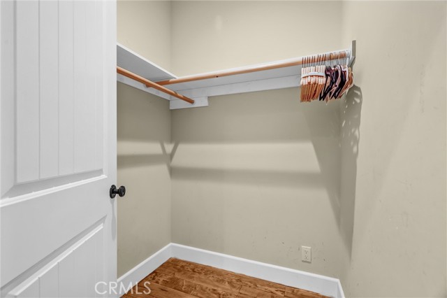 Detail Gallery Image 7 of 17 For 19394 Halsted St, Northridge,  CA 91324 - 2 Beds | 2 Baths