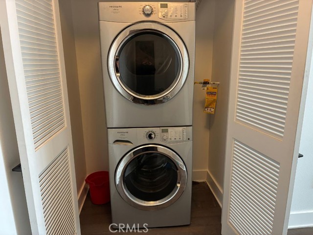 1817 Prosser Avenue, Los Angeles CA: https://media.crmls.org/medias/c4d40d0a-5c81-4239-b4d4-12cadc811c05.jpg