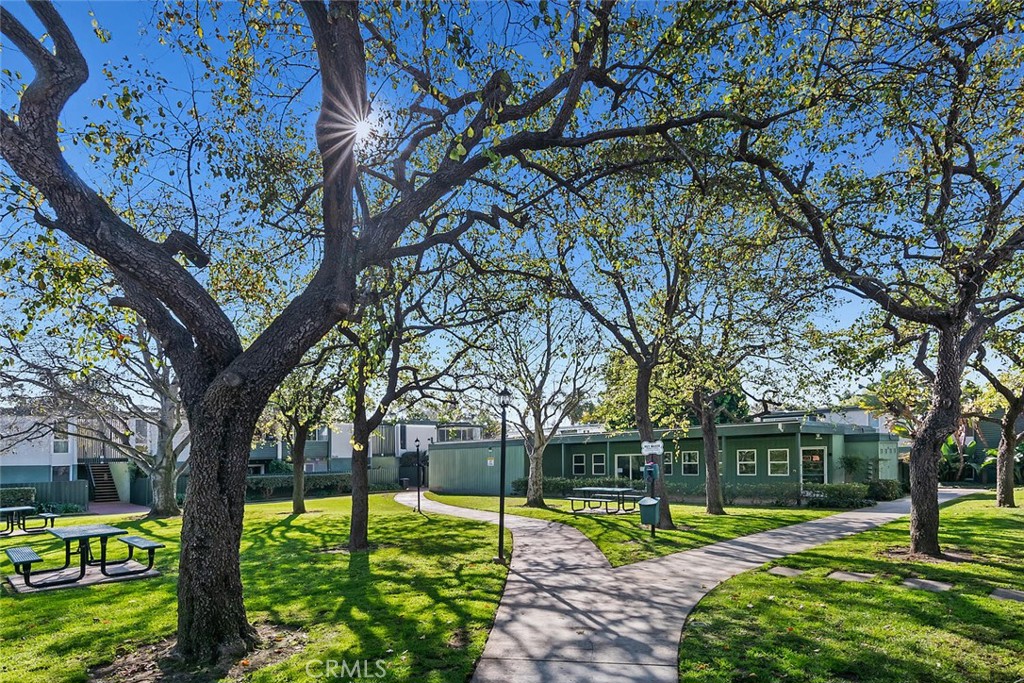https://media.crmls.org/medias/c4d43314-4dc7-4cbf-bebe-b289a91841de.jpg?preset=X-Large