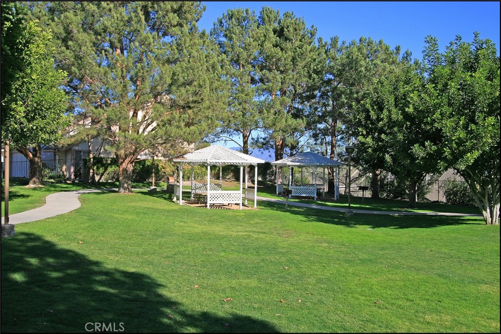 https://media.crmls.org/medias/c4d63962-e982-447b-adf3-4da557bb4ced.jpg?preset=X-Large