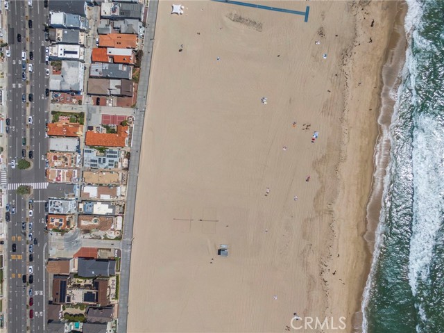 2326 The Strand, Hermosa Beach CA: https://media.crmls.org/medias/c4d65331-34fc-4a8f-9881-6d90da339694.jpg