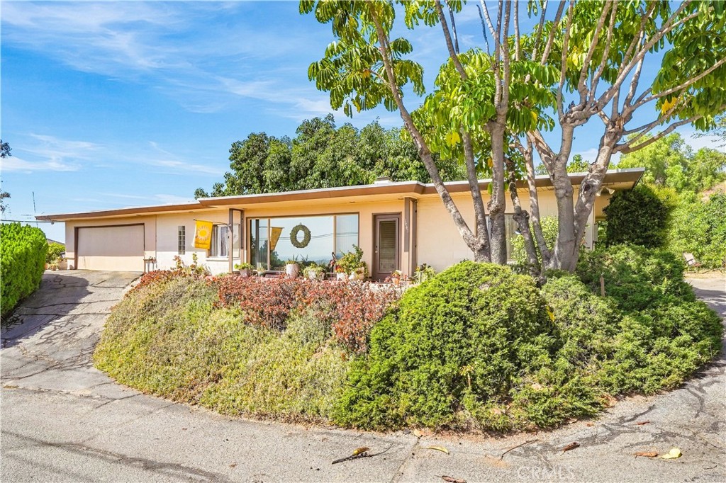 Duplex at 1441 Vista del Valle Way