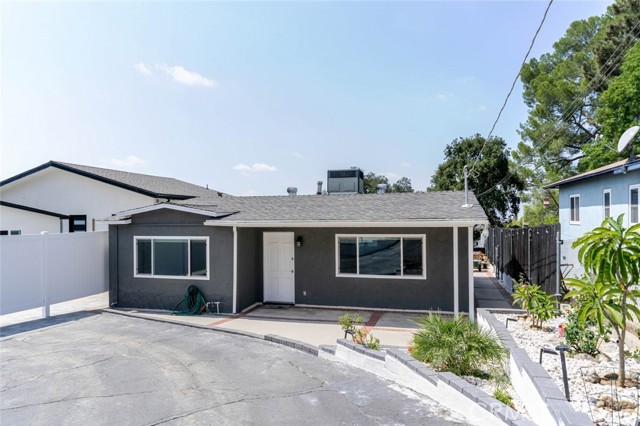 Detail Gallery Image 2 of 26 For 10777 Mountair Ave, Tujunga,  CA 91042 - 2 Beds | 1 Baths