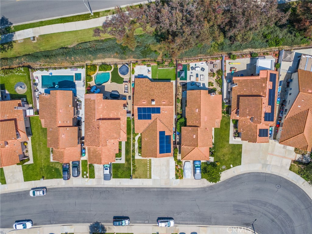 https://media.crmls.org/medias/c4d75c84-0fc3-461e-b2df-83360178e9a5.jpg?preset=X-Large