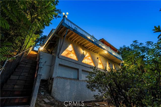 3916 Carnavon Way, Los Angeles CA: https://media.crmls.org/medias/c4d79d7d-96ae-4340-890f-cd5b3d471afa.jpg