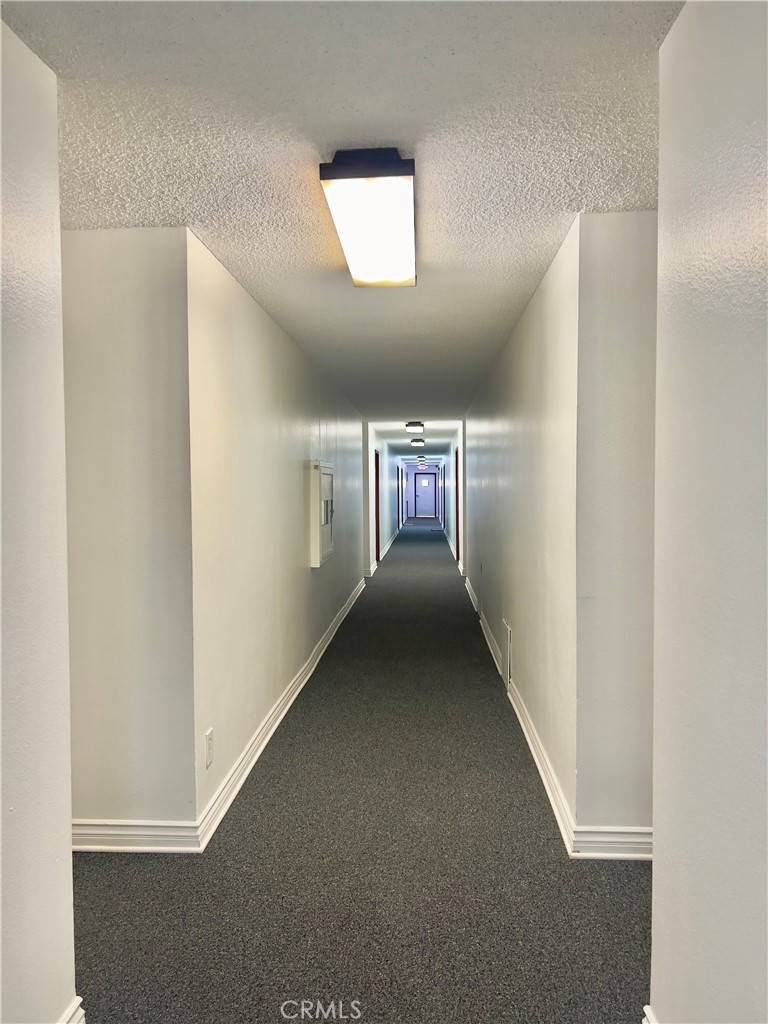 https://media.crmls.org/medias/c4d813c3-17f5-432c-8701-4969ebdc472c.jpg?preset=X-Large