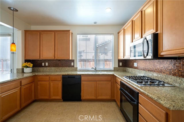 Detail Gallery Image 10 of 28 For 31505 Six Rivers Ct, Temecula,  CA 92592 - 3 Beds | 2/1 Baths