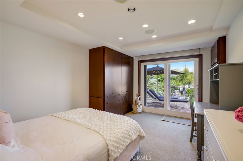 186 Shorecliff Road