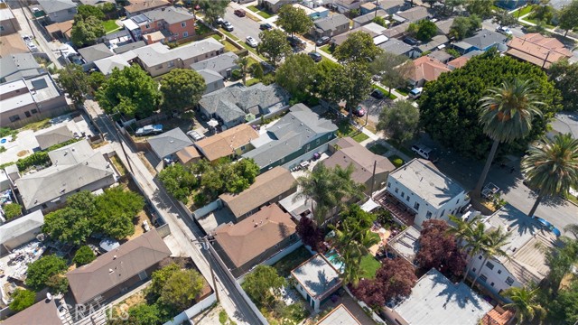 1876 Oregon Avenue, Long Beach CA: https://media.crmls.org/medias/c4d91349-1e3d-488d-ba51-3c2ffb086f6e.jpg