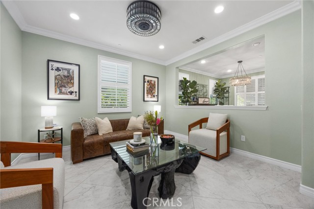 28537 Vista Del Rio Drive, Valencia CA: https://media.crmls.org/medias/c4d942e7-964a-45c5-a15e-0e743fbc13d6.jpg