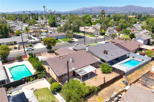 9946 Ruffner Avenue, North Hills CA: https://media.crmls.org/medias/c4d9e978-57b1-4983-8302-0d63a90132e8.jpg