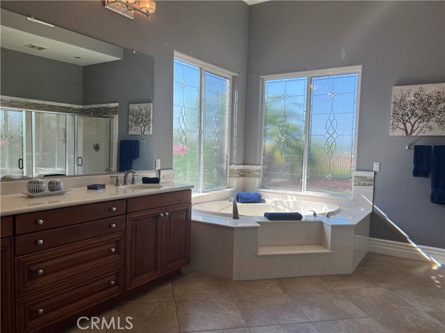 4069 Nancy Circle, Corona CA: https://media.crmls.org/medias/c4dad09d-d57f-451f-8d59-9189357b3e27.jpg
