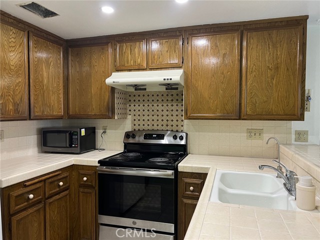 735 Arcadia Avenue, Arcadia CA: https://media.crmls.org/medias/c4dbfdab-76af-4744-ae1a-10c9019c5bb4.jpg