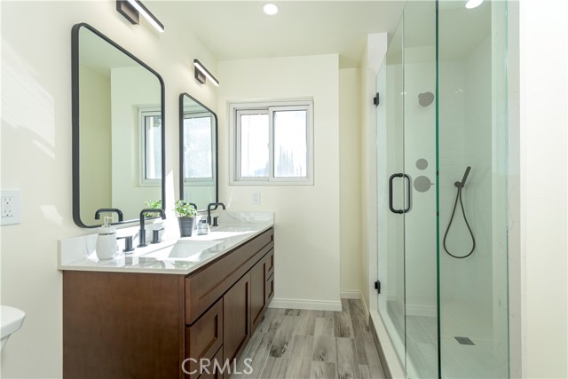 Detail Gallery Image 32 of 50 For 251 N Whitnall, Burbank,  CA 91505 - 4 Beds | 3 Baths