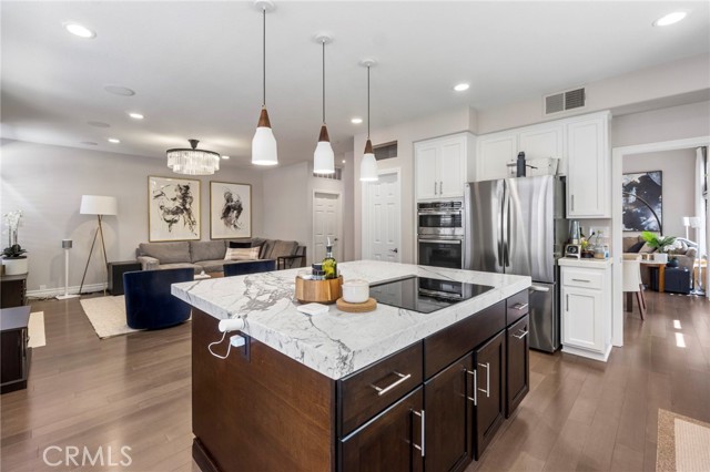 Gourmet Kitchen with walk-in Pantry and Refrigerator included