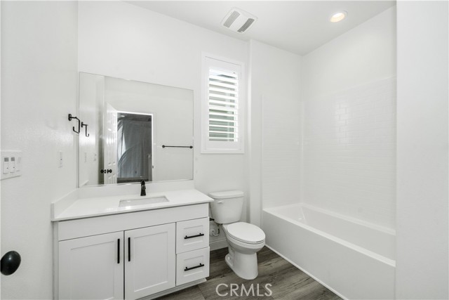 30902 Palette Road, Murrieta CA: https://media.crmls.org/medias/c4dca3ce-f95e-476a-b041-0d6e63d3a5a2.jpg