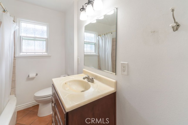 Detail Gallery Image 18 of 41 For 1656 E 63rd, Long Beach,  CA 90805 - 3 Beds | 2 Baths