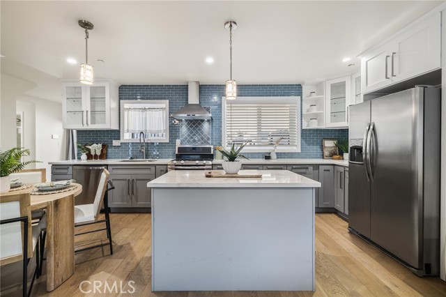 1174 W 6th Street, San Pedro CA: https://media.crmls.org/medias/c4dd3069-54ff-4b56-b57c-82f8357568d3.jpg