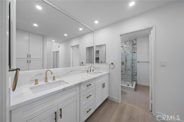 19735 Blythe Street, Winnetka CA: https://media.crmls.org/medias/c4dd5927-54e1-4044-8385-396c23586b00.jpg