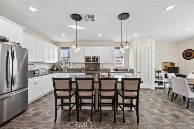 16765 Stags Leap Lane, Fontana CA: https://media.crmls.org/medias/c4ddc10b-aecc-4629-9edf-adc4455d8d71.jpg