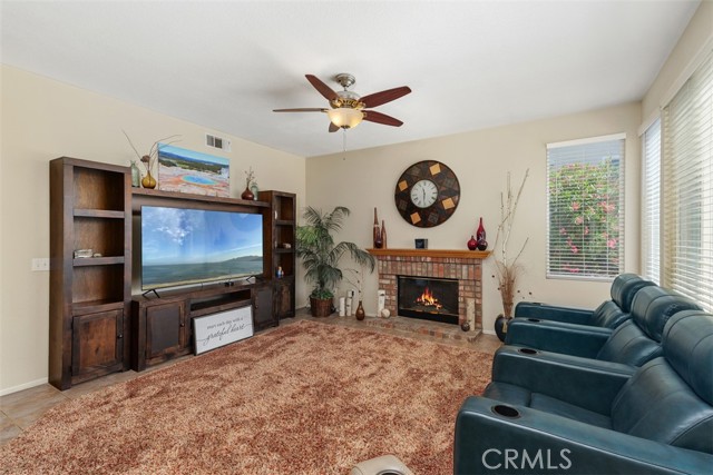 Detail Gallery Image 8 of 33 For 39908 Candy Apple Way, Murrieta,  CA 92562 - 4 Beds | 2/1 Baths