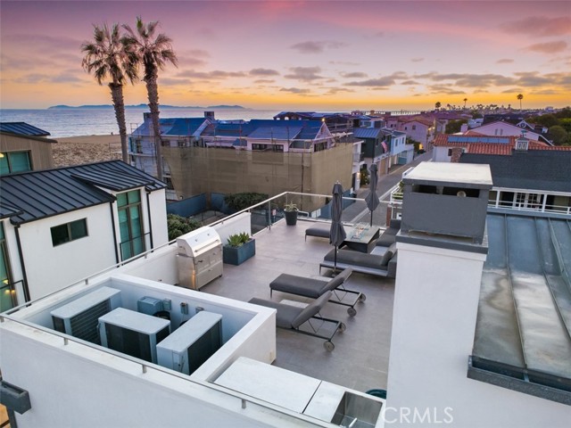 1703 E Ocean Boulevard, Newport Beach CA: https://media.crmls.org/medias/c4de141a-1bdb-4ba6-8ef3-03157f016045.jpg