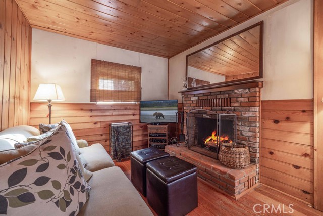 Detail Gallery Image 5 of 23 For 40193 Dream St, Big Bear Lake,  CA 92315 - 1 Beds | 1 Baths