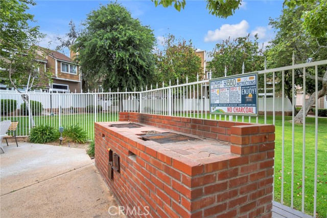 Detail Gallery Image 34 of 37 For 1925 Glenoaks Blvd Unit #100, San Fernando,  CA 91340 - 3 Beds | 2/1 Baths