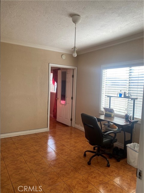 Detail Gallery Image 8 of 22 For 2030 W Dogwood, Anaheim,  CA 92801 - 6 Beds | 3 Baths