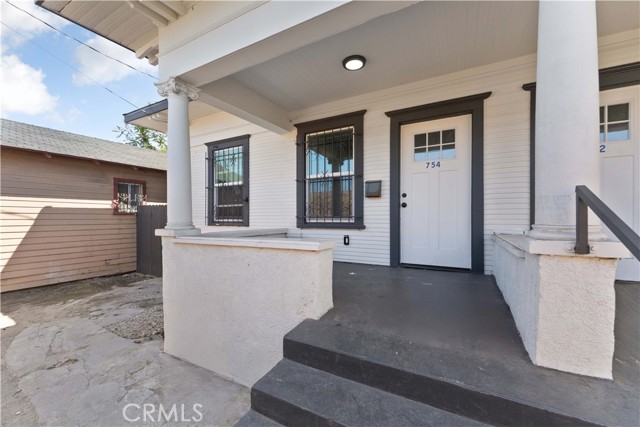 Detail Gallery Image 2 of 20 For 752 E 17th St, Los Angeles,  CA 90021 - – Beds | – Baths