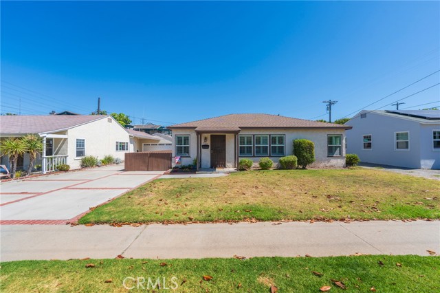 2605 Robinson Street, Redondo Beach CA: https://media.crmls.org/medias/c4df1de3-26f1-4893-a63a-b06b18070dcc.jpg