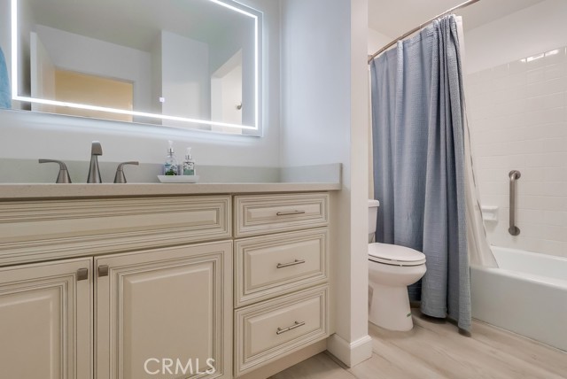 3200 La Rotonda Drive, Rancho Palos Verdes CA: https://media.crmls.org/medias/c4df5524-f61c-43a7-b65c-1f44c0e47d90.jpg