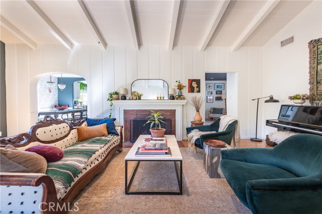 Detail Gallery Image 7 of 44 For 4437 Farmdale, Studio City,  CA 91602 - 3 Beds | 3 Baths