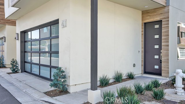 Detail Gallery Image 2 of 45 For 41 Ebb Tide, Newport Beach,  CA 92663 - 4 Beds | 3/1 Baths