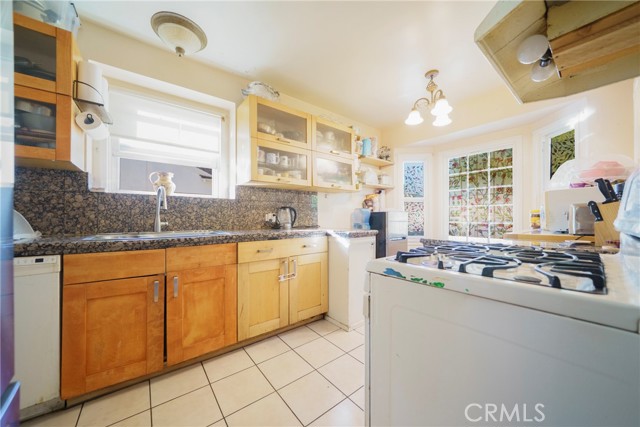 Detail Gallery Image 5 of 6 For 634 E Kingsley, Pomona,  CA 91767 - 2 Beds | 2 Baths