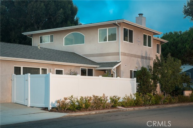 1801 Laurel Avenue, Manhattan Beach, California 90266, 4 Bedrooms Bedrooms, ,3 BathroomsBathrooms,Residential,Sold,Laurel,SB17024951