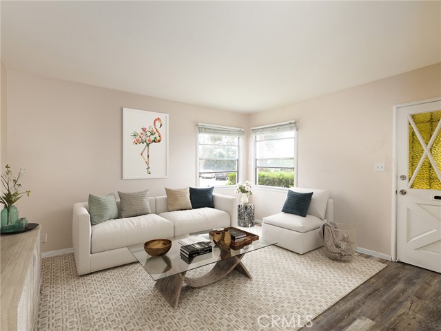Detail Gallery Image 21 of 32 For 403 E Pine Ave, El Segundo,  CA 90245 - 5 Beds | 3 Baths