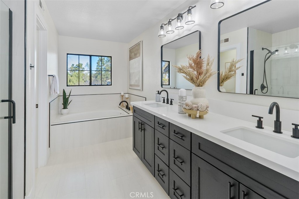 MLS #OC25270791 image #31