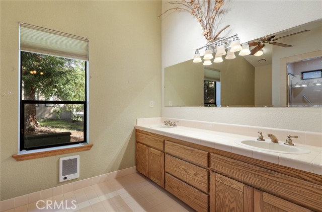 Detail Gallery Image 9 of 63 For 20332 Lakeview Dr, Lakehead,  CA 96051 - 3 Beds | 2/1 Baths