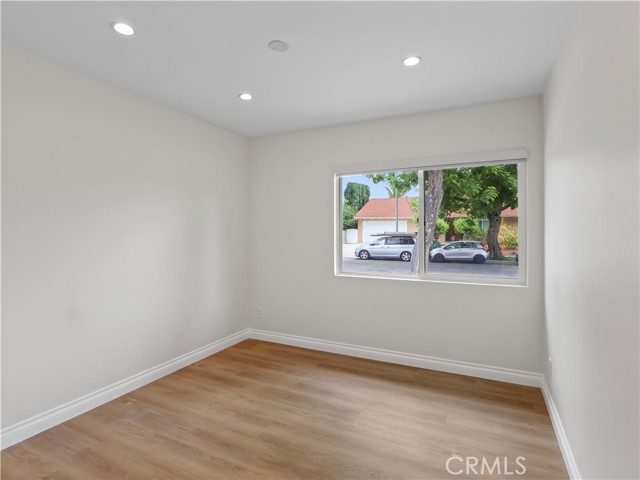 Detail Gallery Image 25 of 55 For 18724 Frankfort St, Northridge,  CA 91324 - 4 Beds | 3 Baths