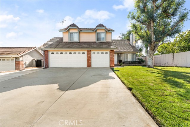 Detail Gallery Image 2 of 33 For 11048 Thrush Drive, Riverside,  CA 92505 - 3 Beds | 3 Baths