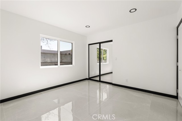 Detail Gallery Image 13 of 33 For 7943 Ledge Ave, Sun Valley,  CA 91352 - 3 Beds | 3 Baths