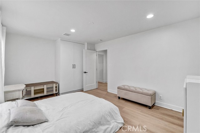 Detail Gallery Image 26 of 46 For 23245 Gonzales Dr, Woodland Hills,  CA 91367 - 5 Beds | 3 Baths