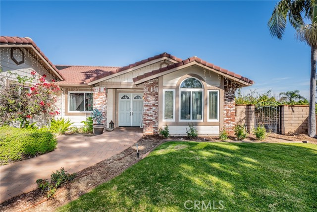 Detail Gallery Image 4 of 53 For 6744 Mission Grove, Riverside,  CA 92506 - 4 Beds | 2 Baths