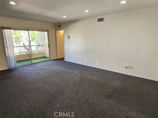 Detail Gallery Image 8 of 26 For 18307 Burbank Bld #14,  Tarzana,  CA 91356 - 2 Beds | 2 Baths