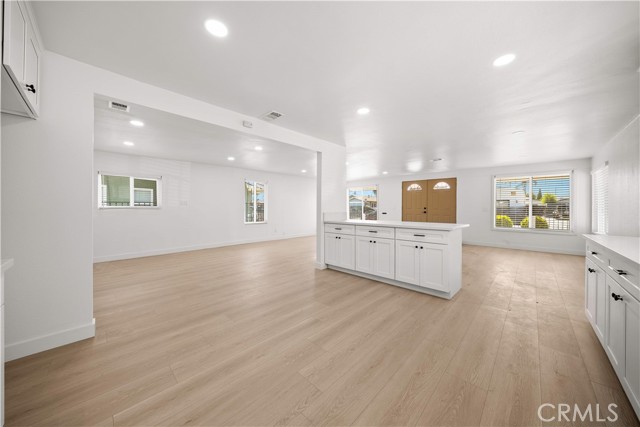 Detail Gallery Image 7 of 33 For 5832 6th Ave, Los Angeles,  CA 90043 - 5 Beds | 4/1 Baths