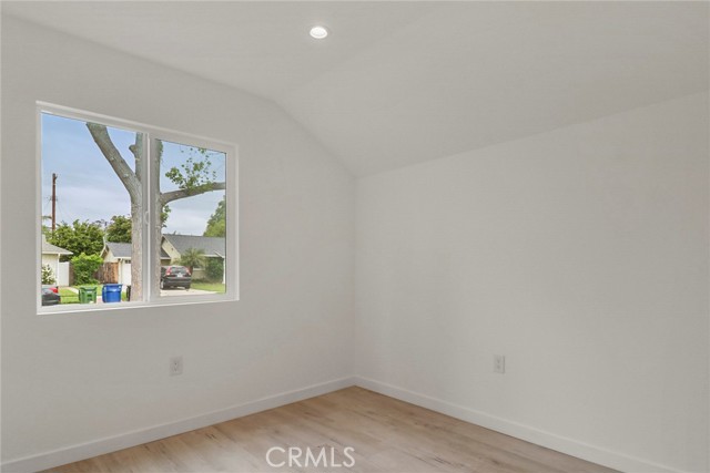 Detail Gallery Image 2 of 5 For 7844 Lasaine, Northridge,  CA 91325 - 1 Beds | 1 Baths