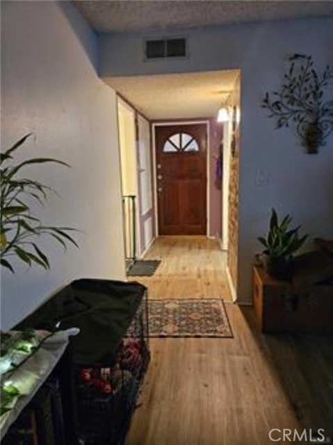 Detail Gallery Image 3 of 18 For 18307 Burbank Bld #41,  Tarzana,  CA 91356 - 2 Beds | 2 Baths