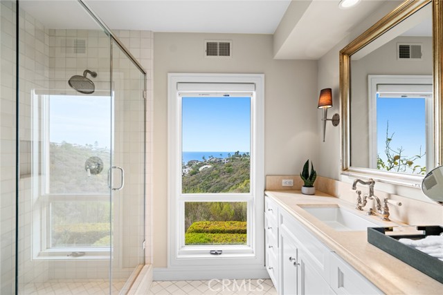 755 Pelican Drive, Laguna Beach CA: https://media.crmls.org/medias/c4e75cda-c2d2-4056-89a9-29114cb0cbda.jpg