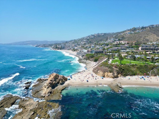 102 Blue Lagoon, Laguna Beach CA: https://media.crmls.org/medias/c4e98937-0519-4e7b-9ab8-4337c40cec79.jpg